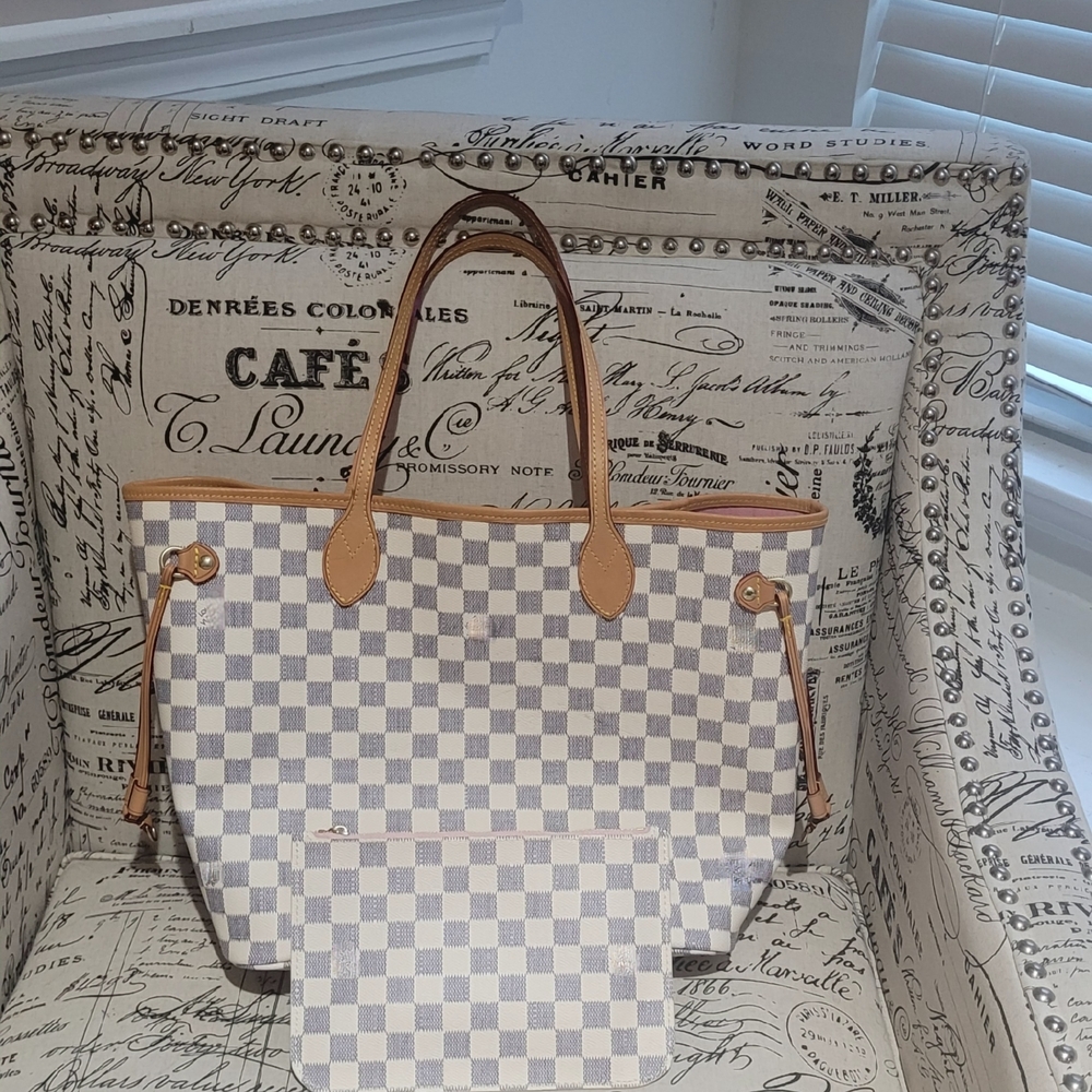 Checkered Tote Bag with Pouch